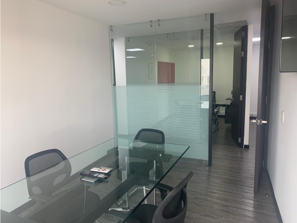 ARRIENDO LINDA OFI EN PISO 11 CON SÚPER VISTA 120 M2 — foto 6