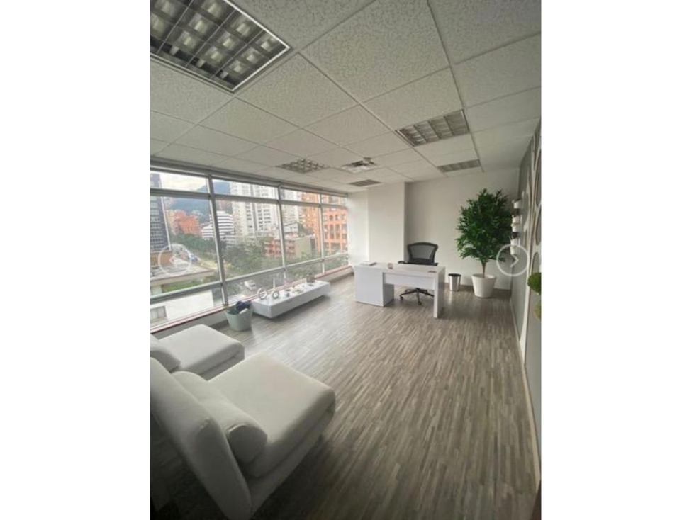 ARRIENDO LINDA OFICINA EN EL NOGAL.A