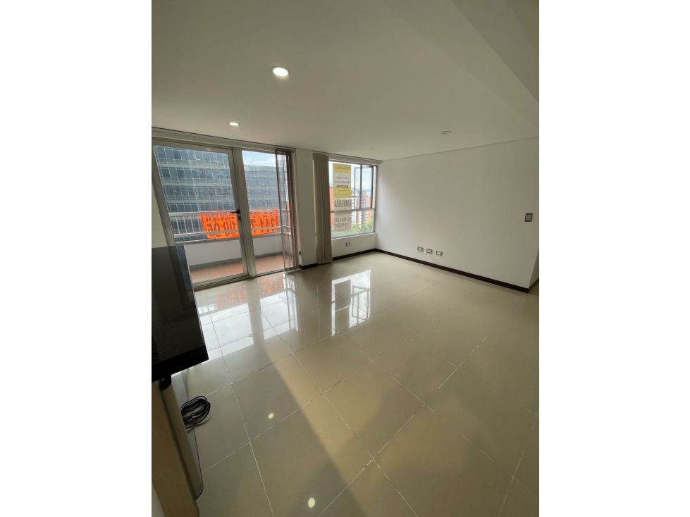 ARRIENDO LINDO Y AMPLIO APARTAMENTO EN EL POBLADO — foto 6