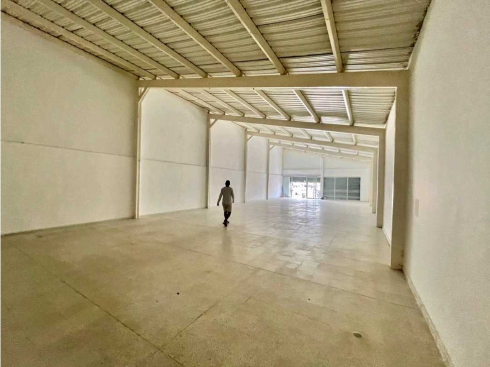 ¡Arriendo Local Comercial con ALTO FLUJO VEHICULAR Y PEATONAL! — foto 5