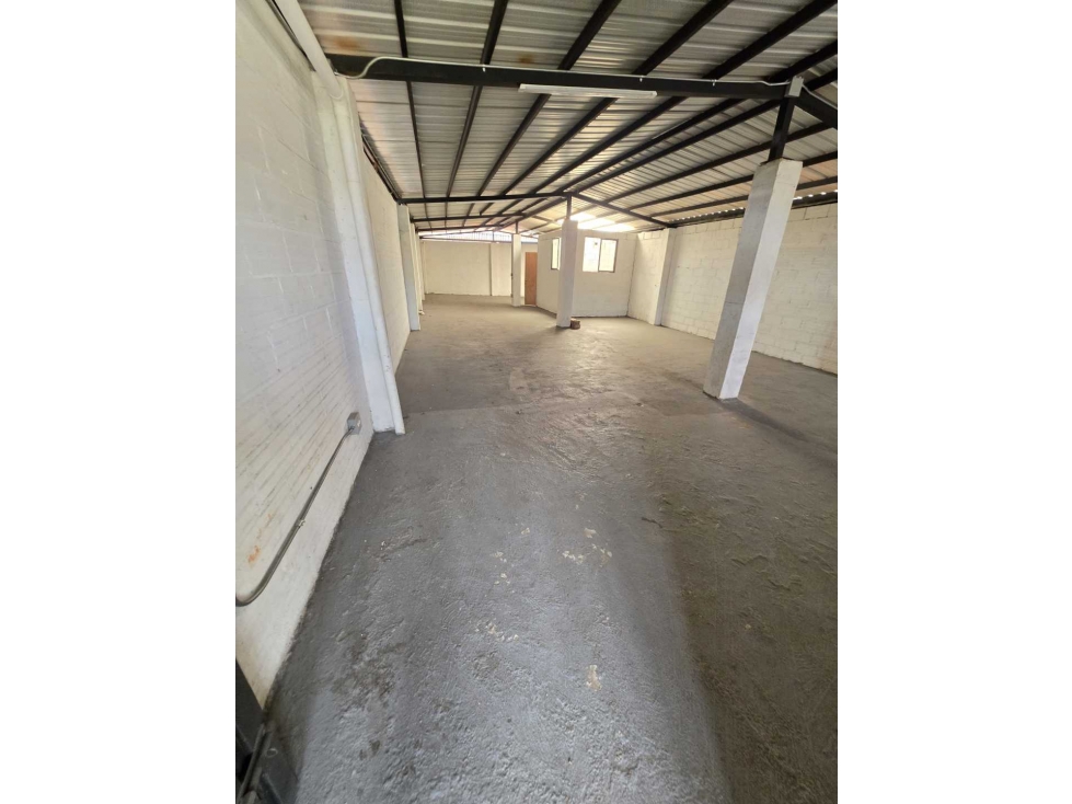 ARRIENDO LOCAL O BODEGA EN EL CENTRO DE MEDELLIN — foto 3