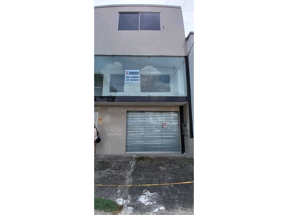 ARRIENDO LOCAL CHAMPAÑA CALI