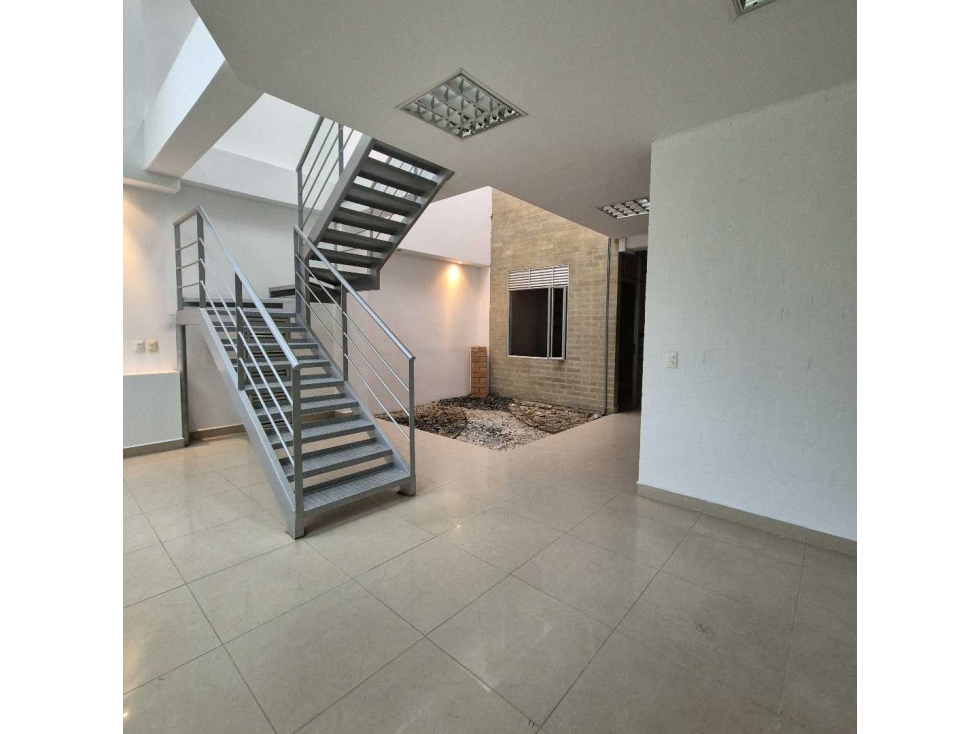 ARRIENDO LOCAL COMERCIAL DE 2 NIVELES. 400 METROS - 1