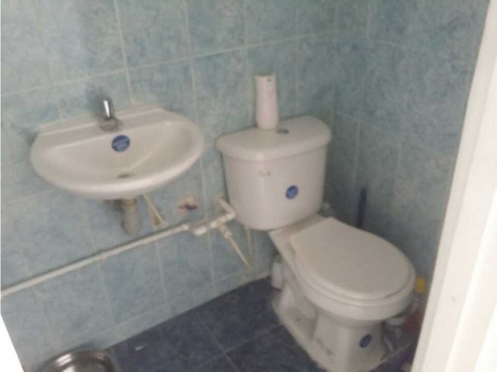 ARRIENDO LOCAL COMERCIAL EN CARTAGENA — foto 3