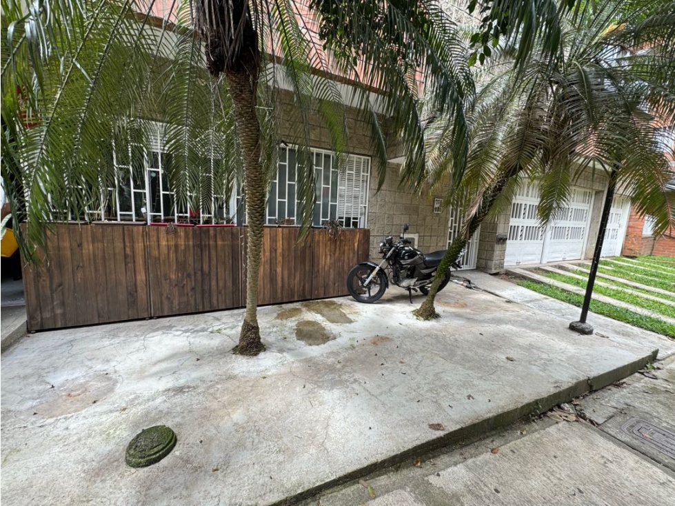 Arriendo local comercial esquinero en la Almería — foto 3