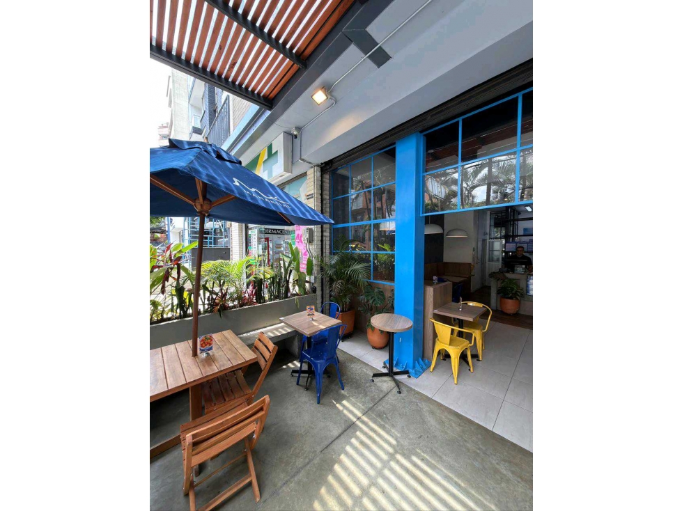 Arriendo local comercial laureles santa teresita,primer piso esquinero
