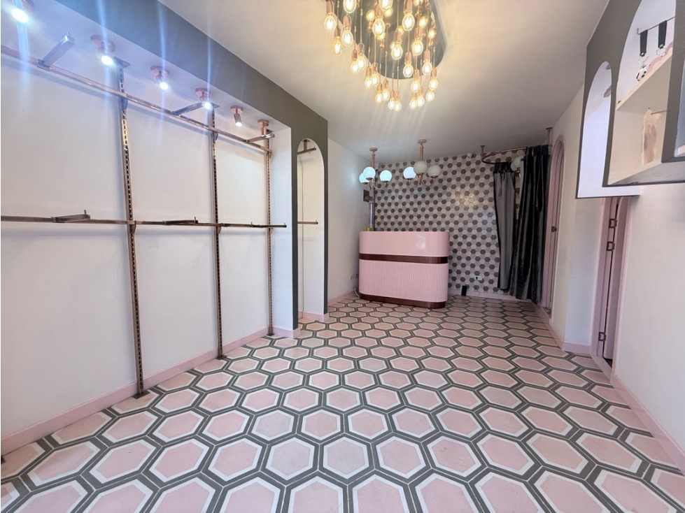 Arriendo local comercial sobre toda la Av. 80 — foto 2