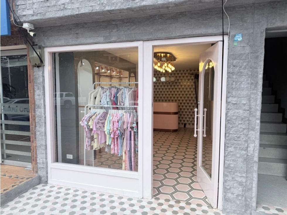 Arriendo local comercial sobre toda la Av. 80