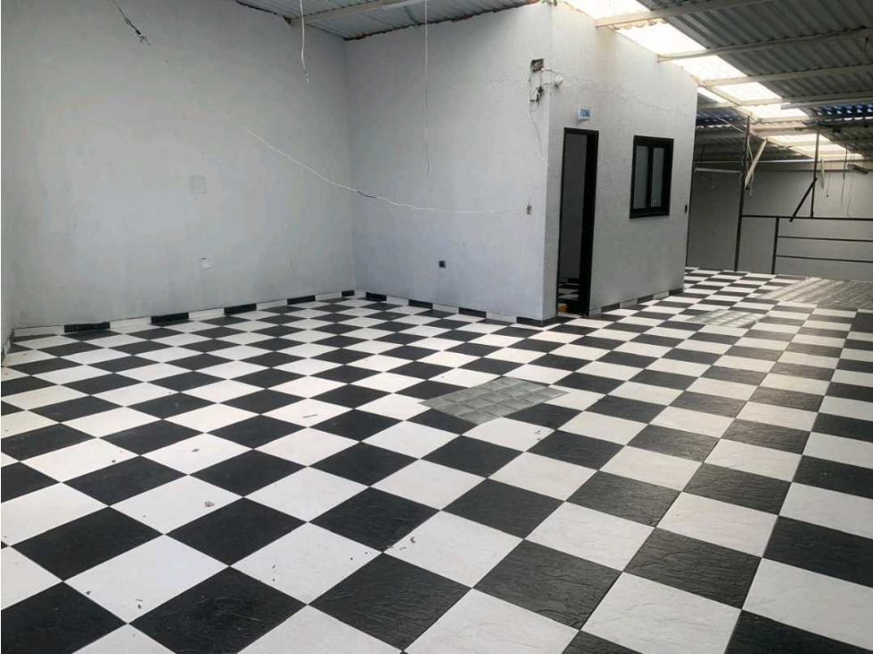 ARRIENDO BODEGA SOBRE VIA PRINCIPALEN ALQUERIA DE LA FRAGUA BOGOTA — foto 3
