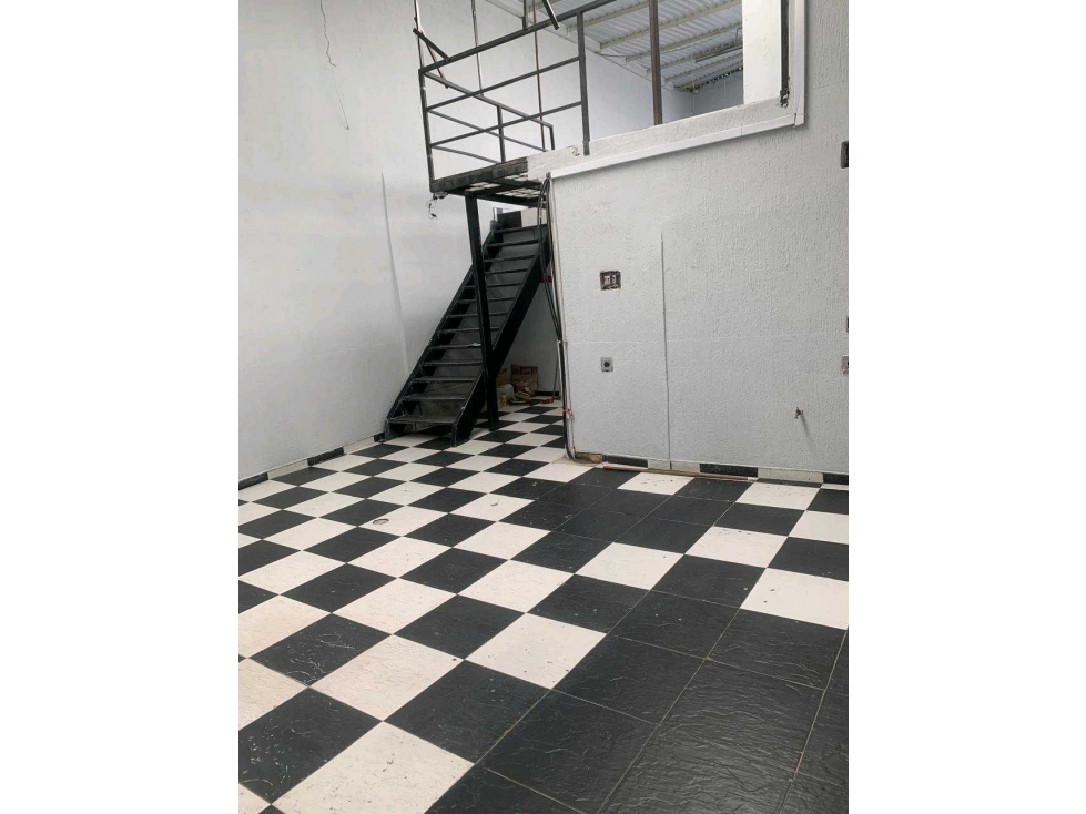 ARRIENDO BODEGA SOBRE VIA PRINCIPALEN ALQUERIA DE LA FRAGUA BOGOTA — foto 6