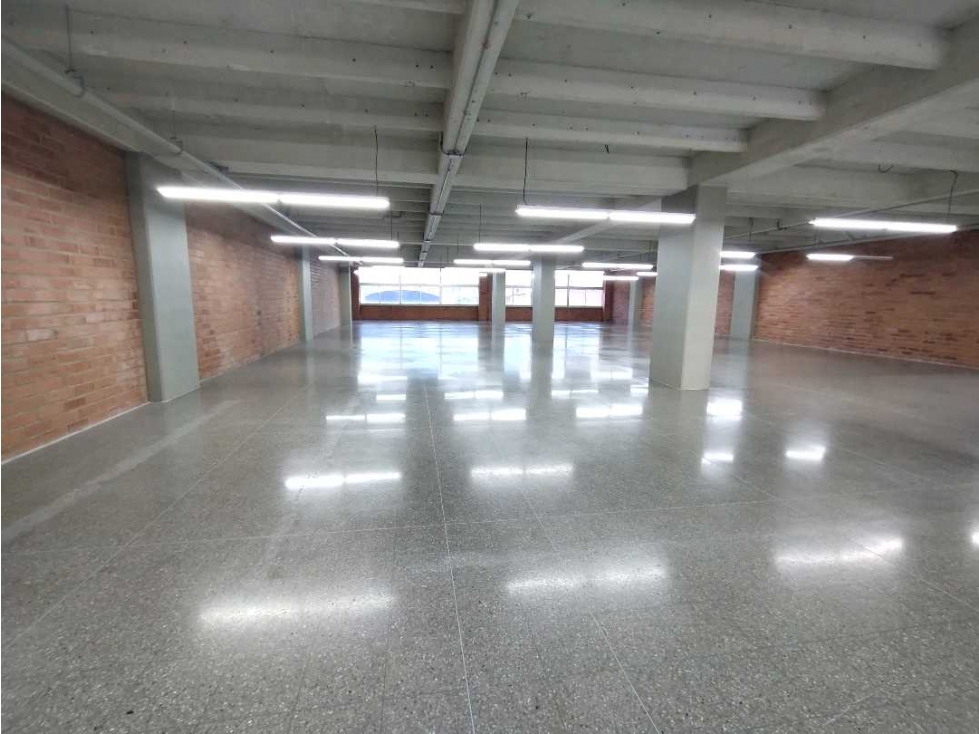 ARRIENDO LOCAL EN MEDELLÍN SECTOR AV GUAYABAL — foto 4