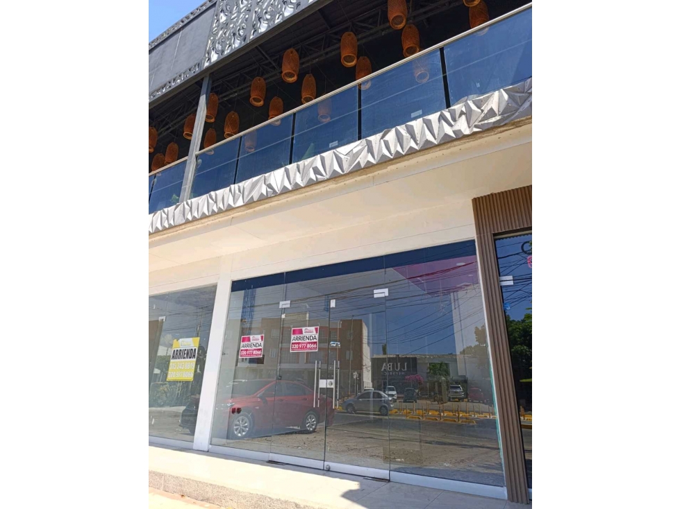 ARRIENDO LOCAL FRENTE A LA FUENTE - 3