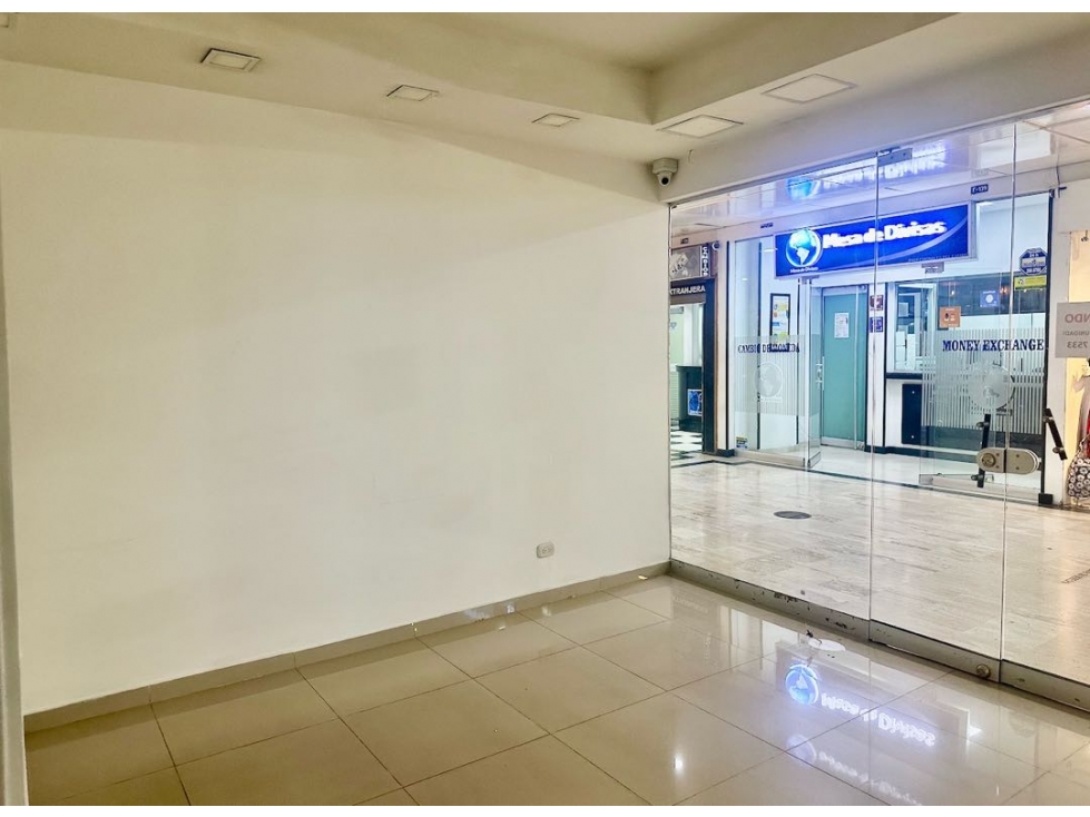 ARRIENDO LOCAL F126 HACIENDA SANTA BÁRBARA — foto 4