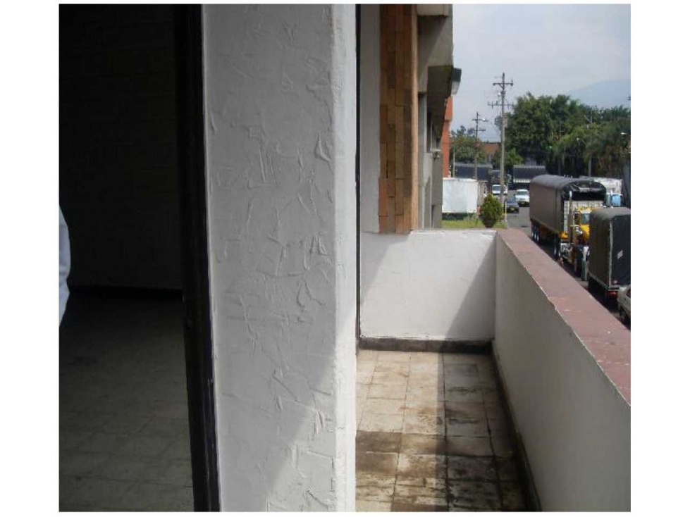 Arriendo Local segundo piso cerca a la Fábrica de licores — foto 2