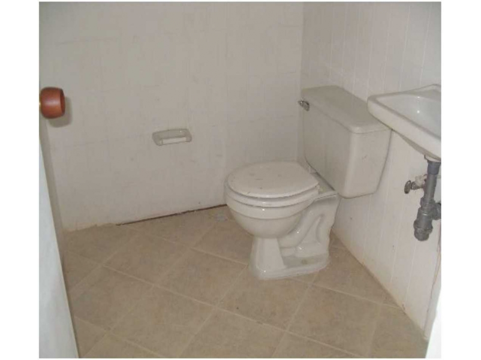 Arriendo Local segundo piso cerca a la Fábrica de licores — foto 3