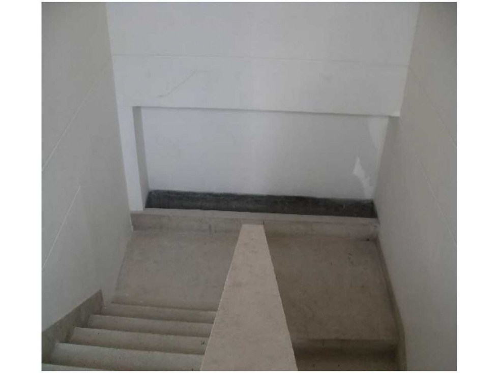 Arriendo Local segundo piso cerca a la Fábrica de licores — foto 4