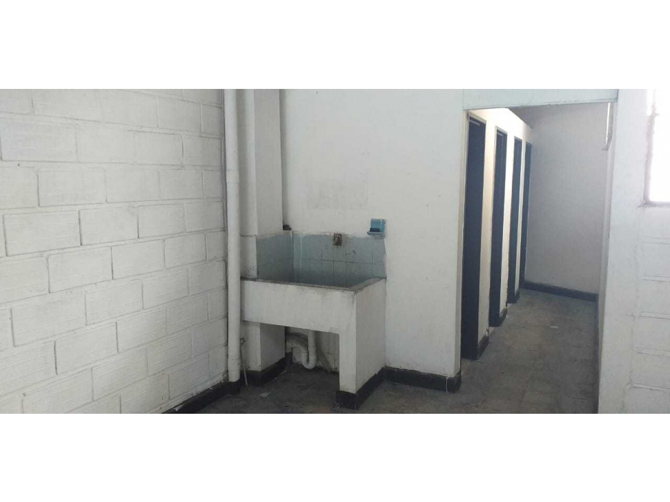 Arriendo Local segundo piso cerca a la Fábrica de licores — foto 6