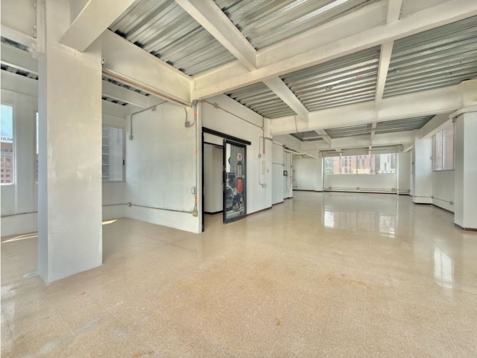 ARRIENDO LOCAL/BODEGA EN 5TO PISO, SECTOR PERPETUO SOCORRO, MEDELLÍN — foto 5