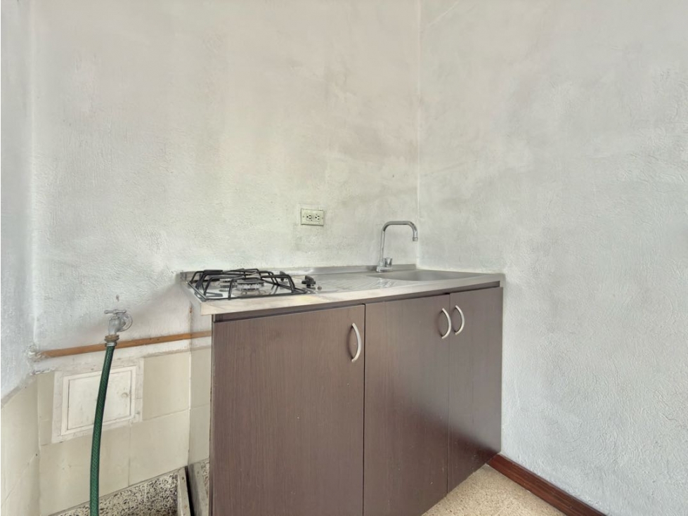 ARRIENDO LOCAL/BODEGA EN 5TO PISO, SECTOR PERPETUO SOCORRO, MEDELLÍN — foto 6