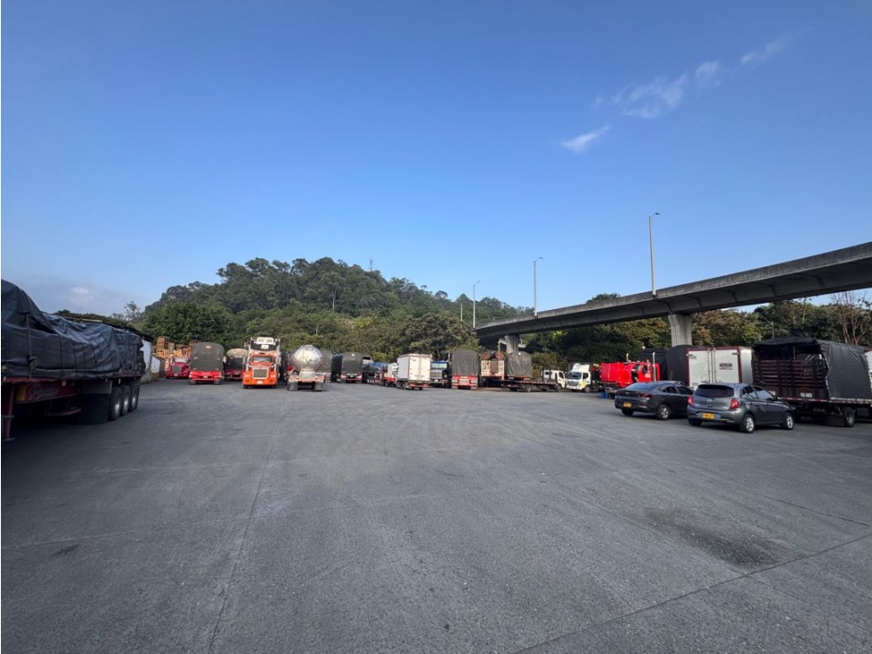 LOTE DISPONIBLE PARA ARRIENDO EN EL CENTRO
