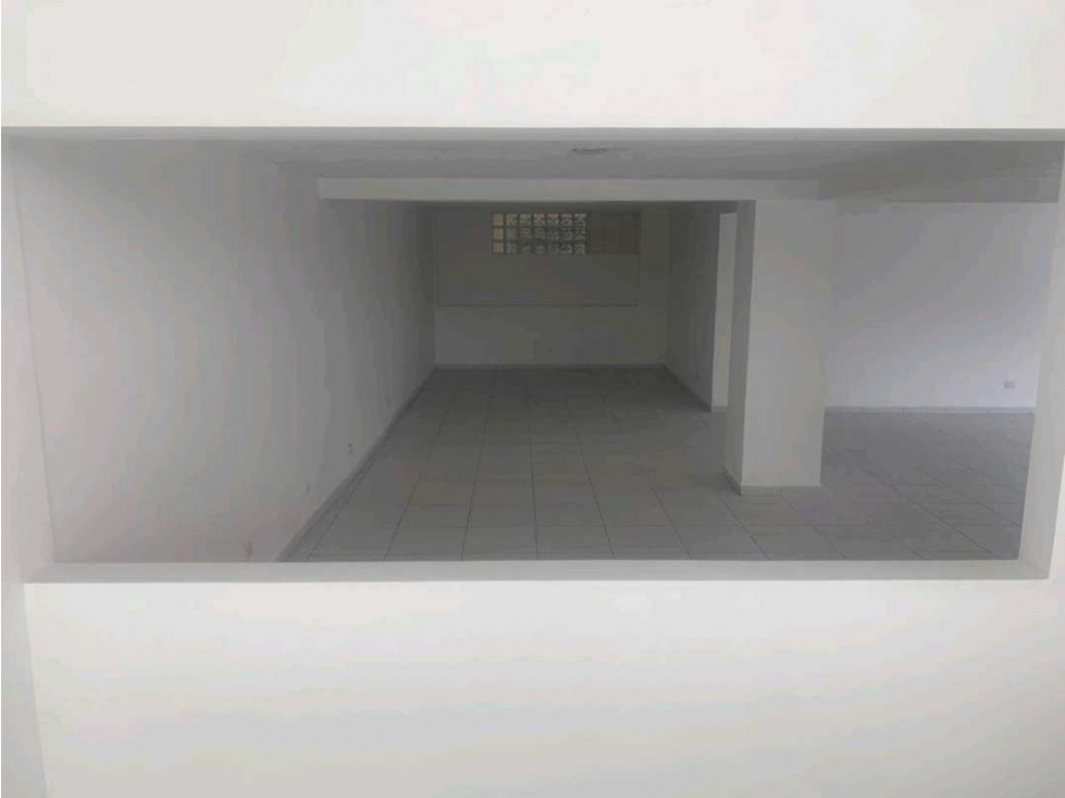 Arriendo Magnífico Local 3 niveles — foto 6
