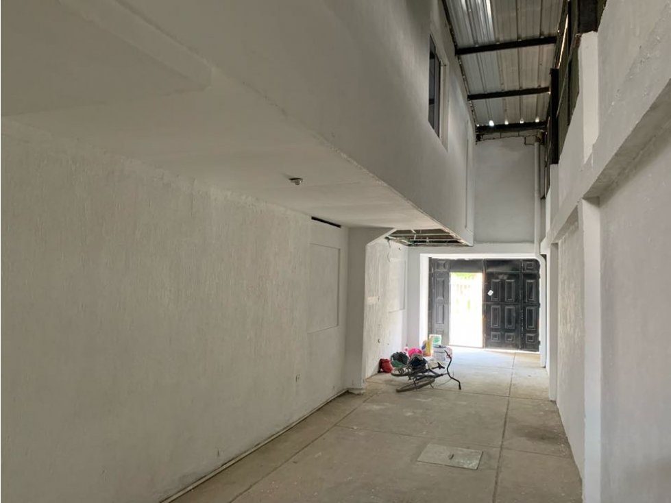 Arriendo o Vendo Bodega Con oficinas y local en Mamatoco Santa Marta - 4