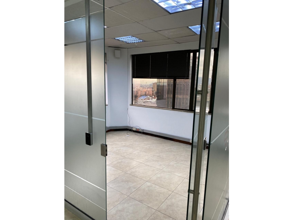 ARRIENDO O VENDO OFIC DE 357M2 EN CLL 72 / 9 SÚPER UBICACIÓN PISO 10 — foto 3