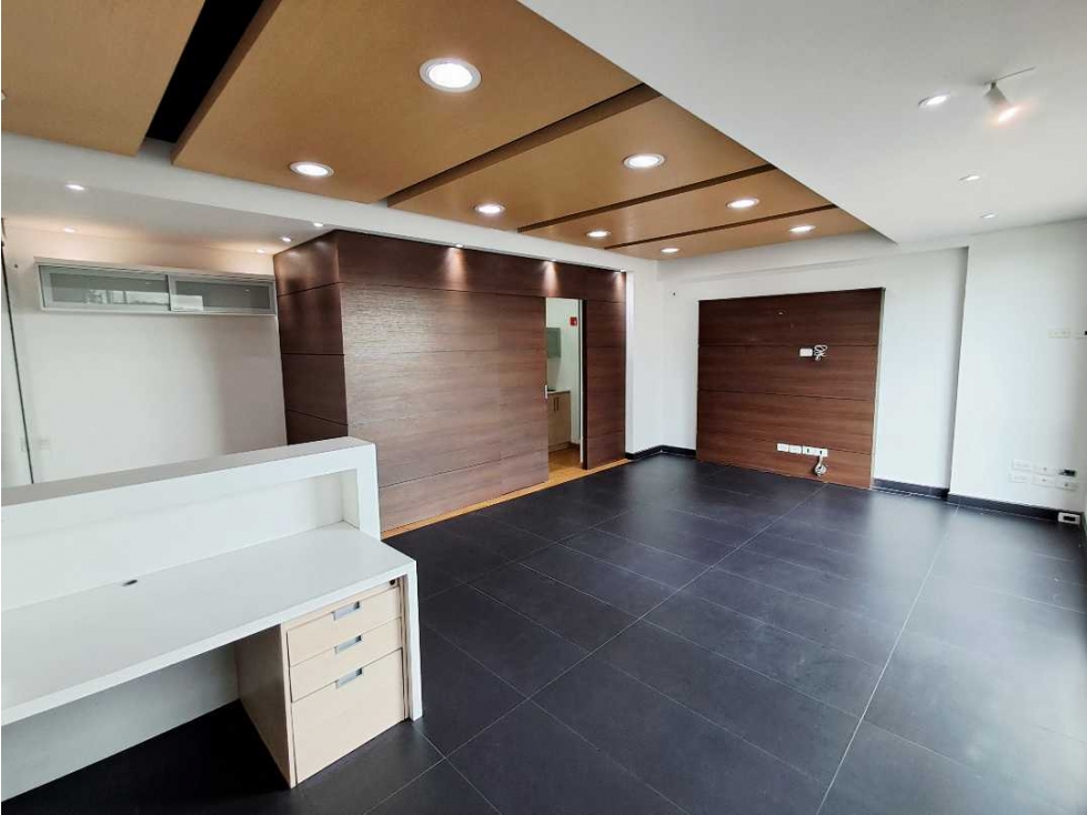 Arriendo Of. 45 m2 Ilarco con mucha claridad y garaje cubierto — foto 3