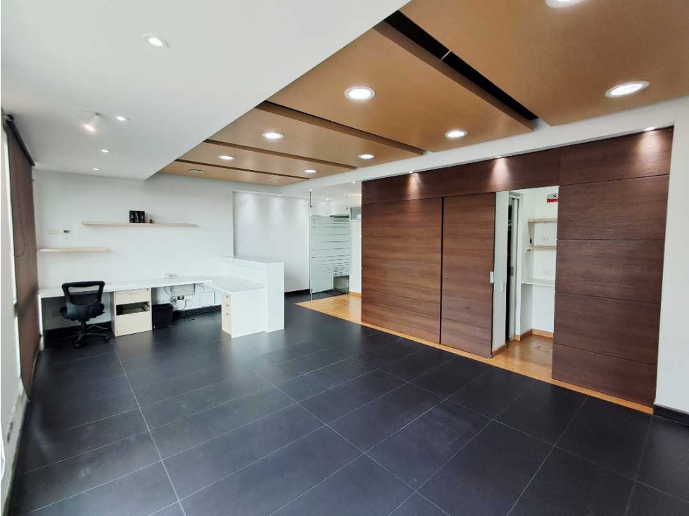 Arriendo Of. 45 m2 Ilarco con mucha claridad y garaje cubierto — foto 4