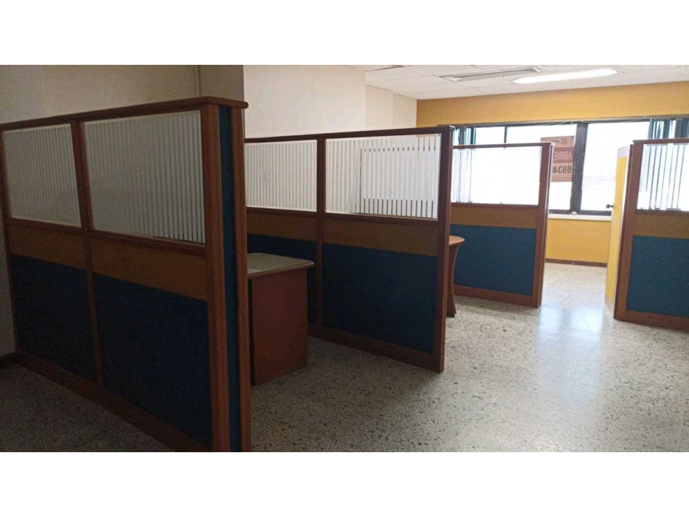 SE ARRIENDA OFICINA EN EL CENTRO HISTÓRICO