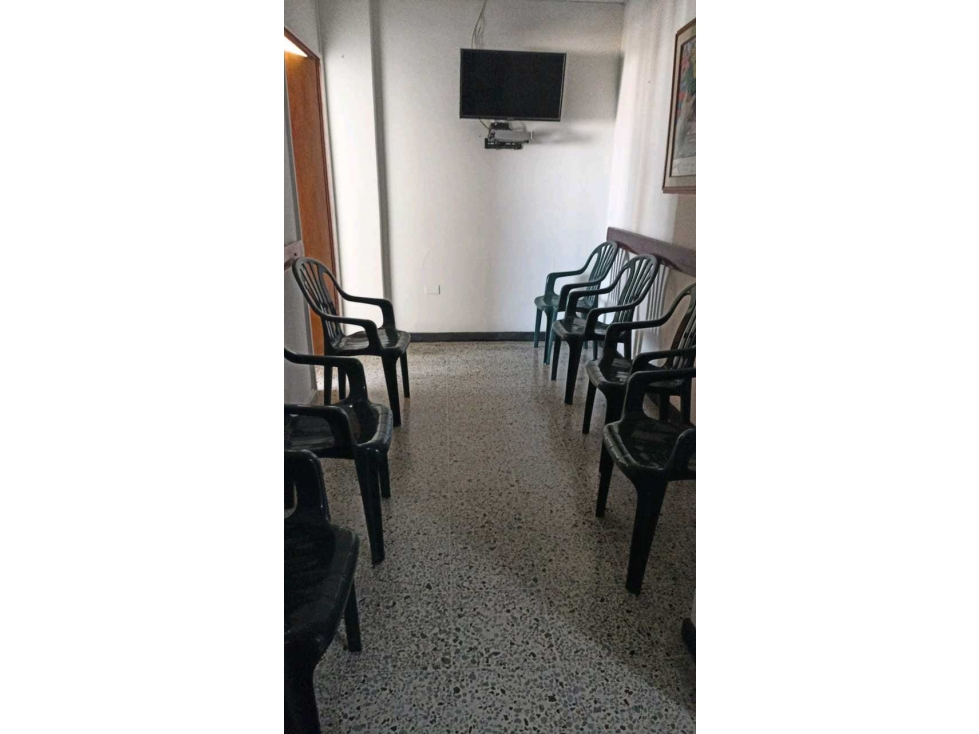 SE ARRIENDA OFICINA EN EL CENTRO HISTÓRICO