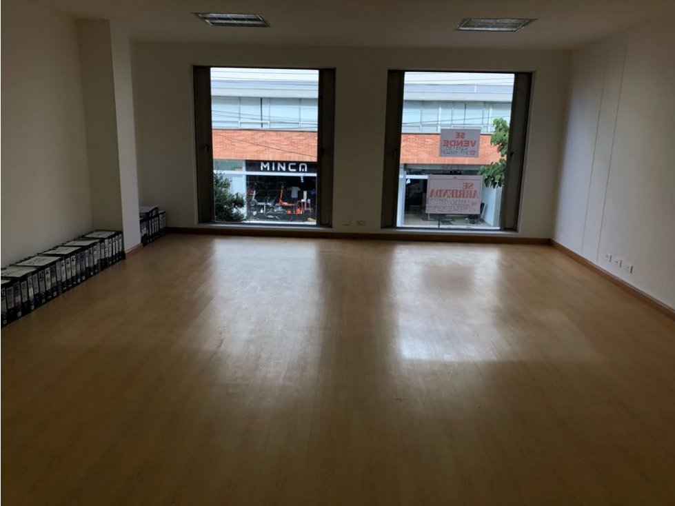 Arriendo Oficina 70 mts Chico
