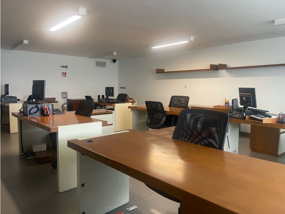 Arriendo oficina + amoblada + Autopista Norte y 85 (Antiguo Country)