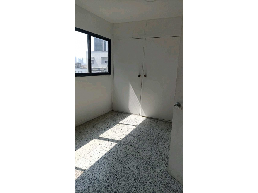 SE ARRIENDA OFICINA EN EL CENTRO HISTÓRICO — foto 2