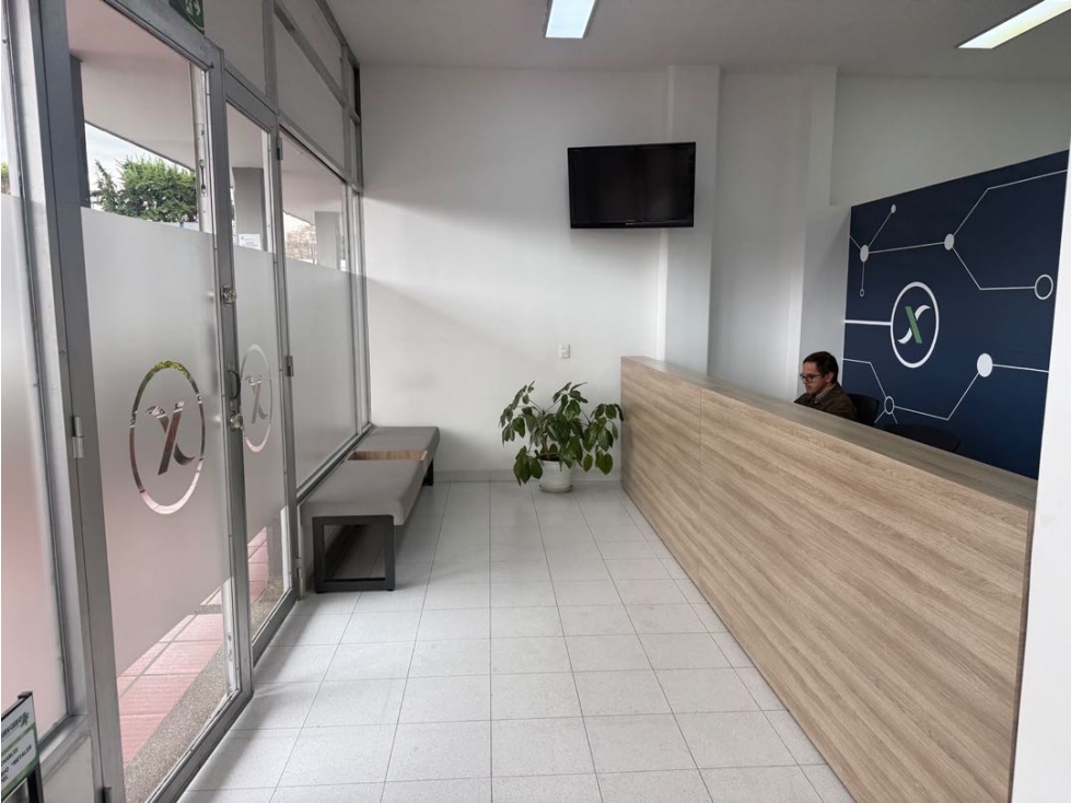 Arriendo oficina centro comercial dorado plaza 133 Mts bogota - 1