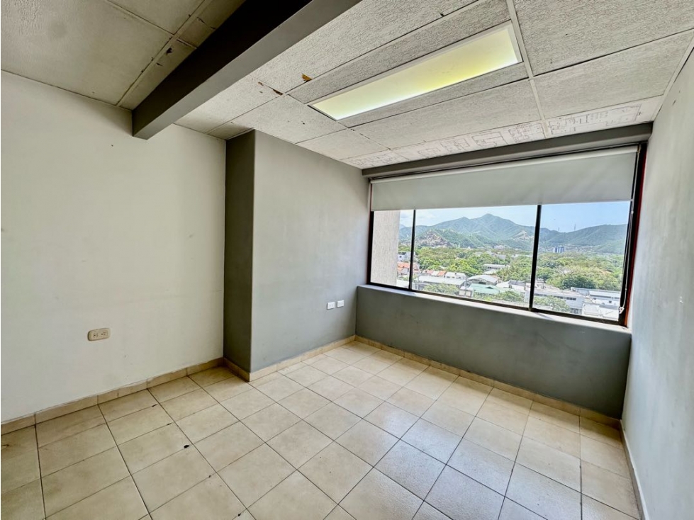 Arriendo oficina centro ejecutivo santa marta - 4
