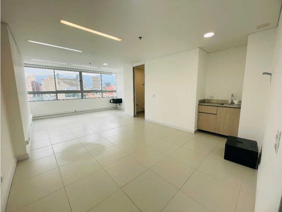 ARRIENDO OFICINA CENTRO EMPRESARIAL. SABANETA - 1