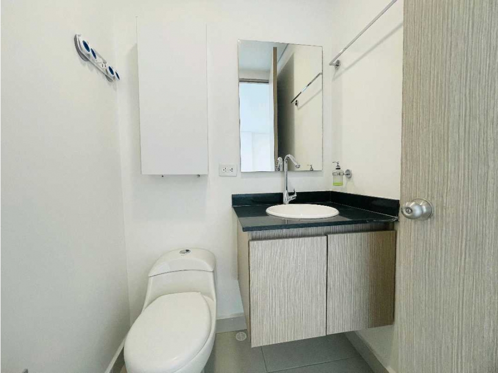 ARRIENDO OFICINA CENTRO EMPRESARIAL. SABANETA - 6