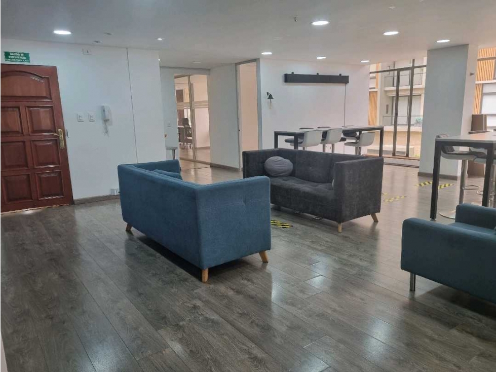 ARRIENDO OFICINA 240M CHICO — foto 3