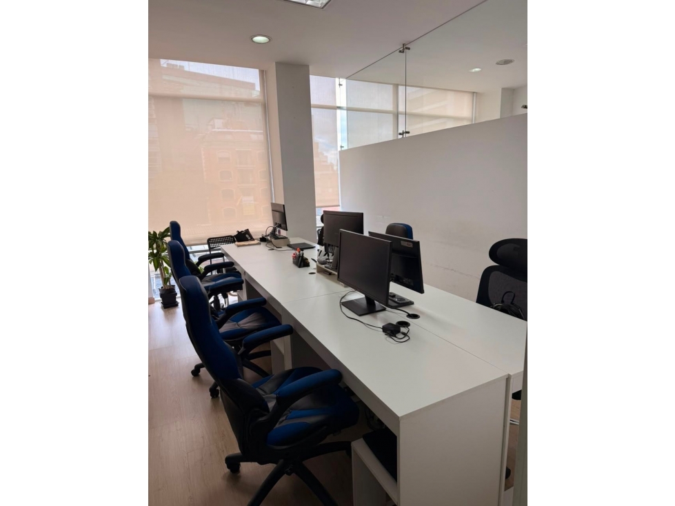 ARRIENDO OFICINA CHICO 76mts $4 M