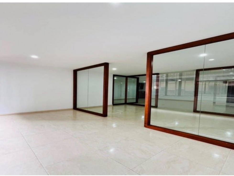 Arriendo oficina de 62 m2 en la 72 con 10