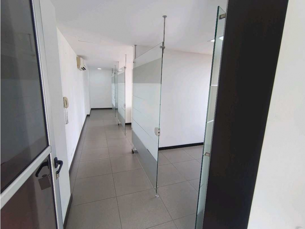 Arriendo oficina el poblado las palmas,vista a la ciudad, ParPrivado — foto 2