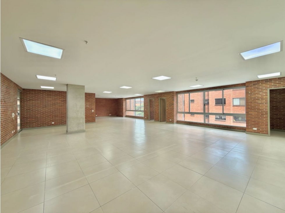 ARRIENDO OFICINA EN CASTROPOL, MEDELLÍN, ANTIOQUIA — foto 3