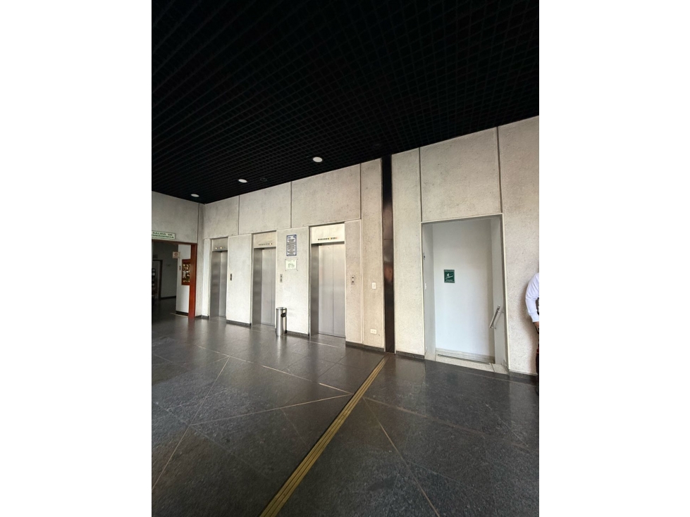 ARRIENDO OFICINA 7mo PISO, EDIFICIO SIGLO XXI, NORTE CALI, W9969079 JC — foto 4