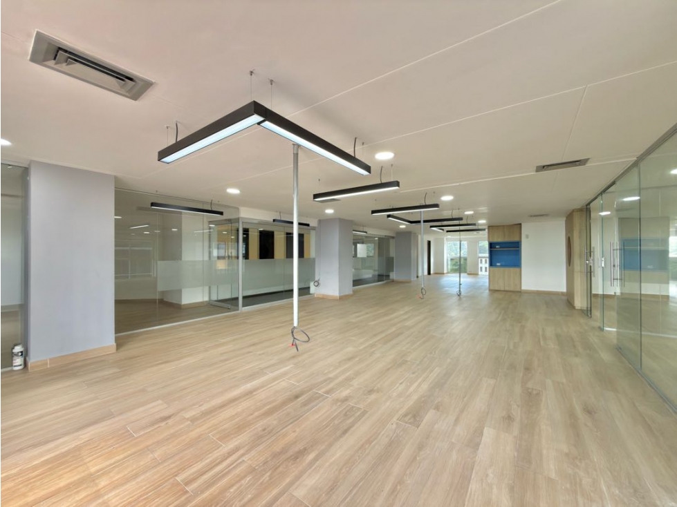 ARRIENDO OFICINA EN EL POBLADO, MEDELLÍN, ANTIOQUIA — foto 3