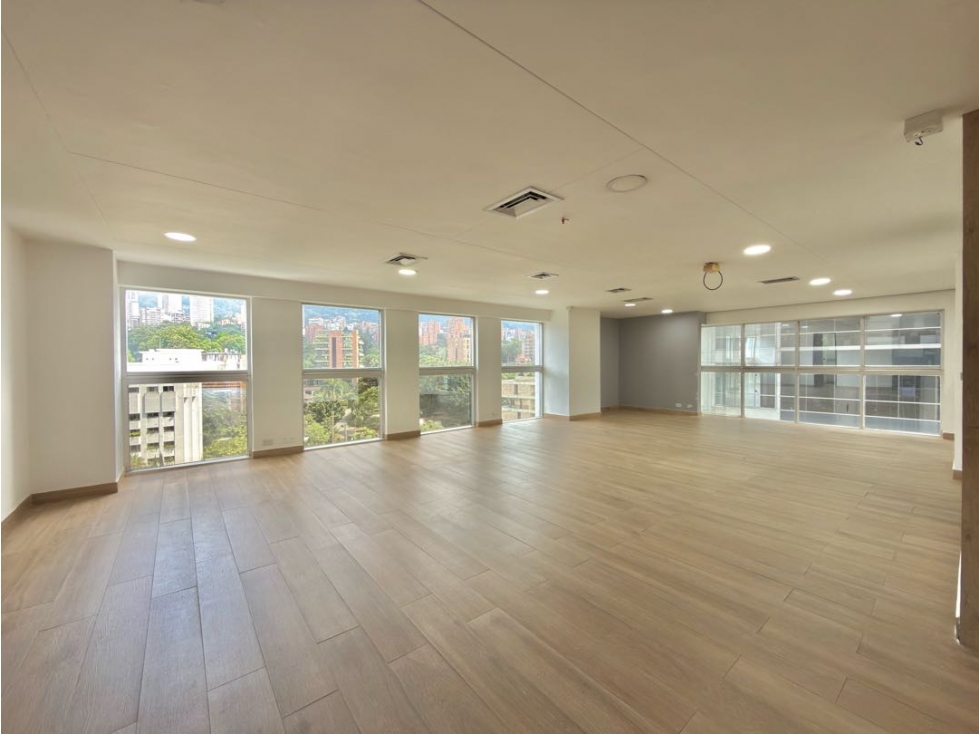 ARRIENDO OFICINA EN EL POBLADO, MEDELLÍN, ANTIOQUIA — foto 4