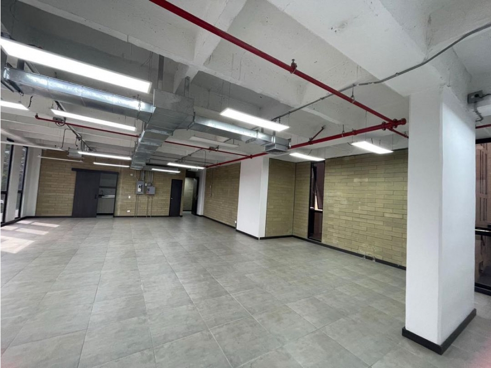 OFICINA DISPONIBLE EN LA AGUACATALA PARA ARRIENDO — foto 3