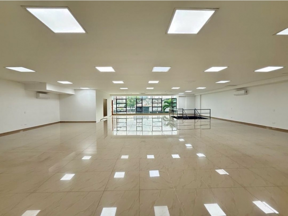 ARRIENDO OFICINA EN MEDELLÍN, BARRIO COLOMBIA — foto 2