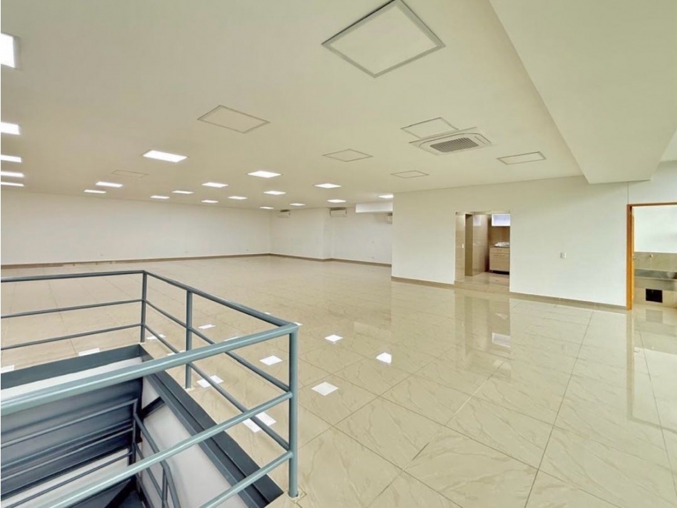 ARRIENDO OFICINA EN MEDELLÍN, BARRIO COLOMBIA — foto 4