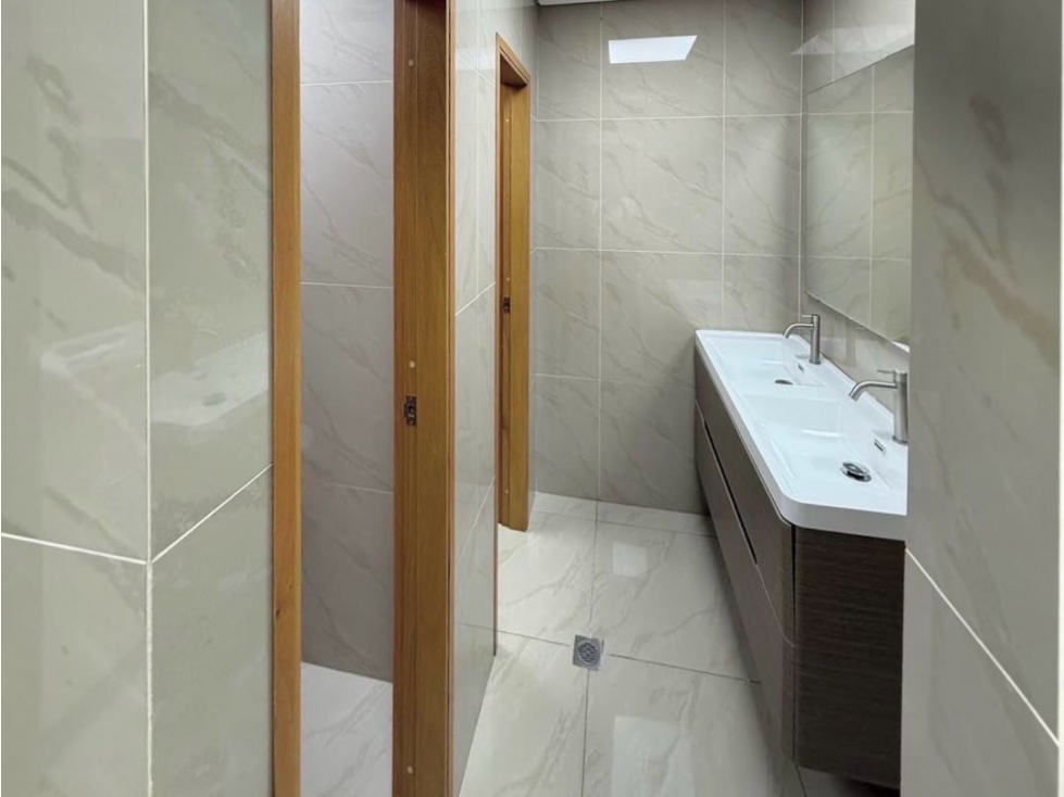 ARRIENDO OFICINA EN MEDELLÍN, BARRIO COLOMBIA — foto 5